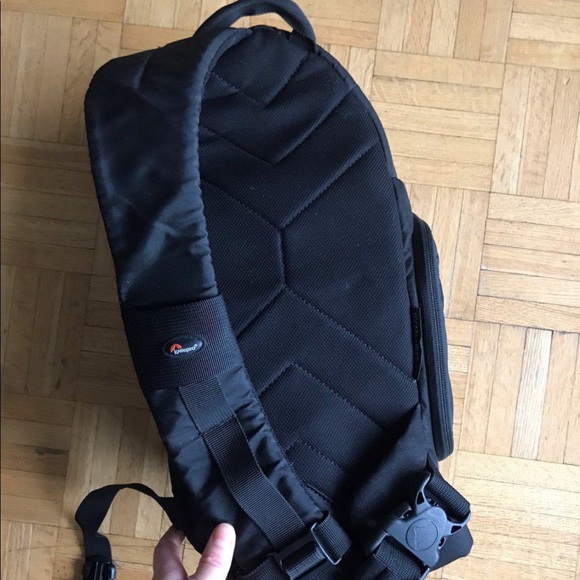 Lowepro Single Strap Camera Bag - Picture 2 of 4
